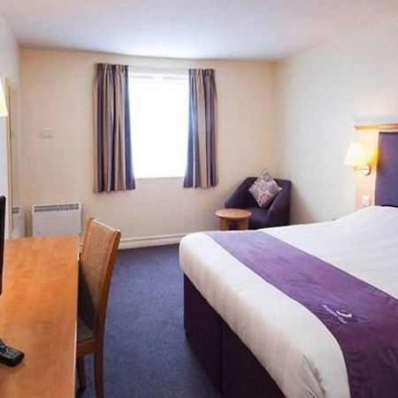 Premier Inn Newport Wales エクステリア 写真