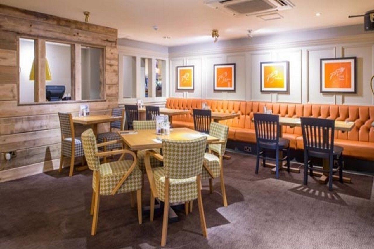 Premier Inn Newport Wales エクステリア 写真